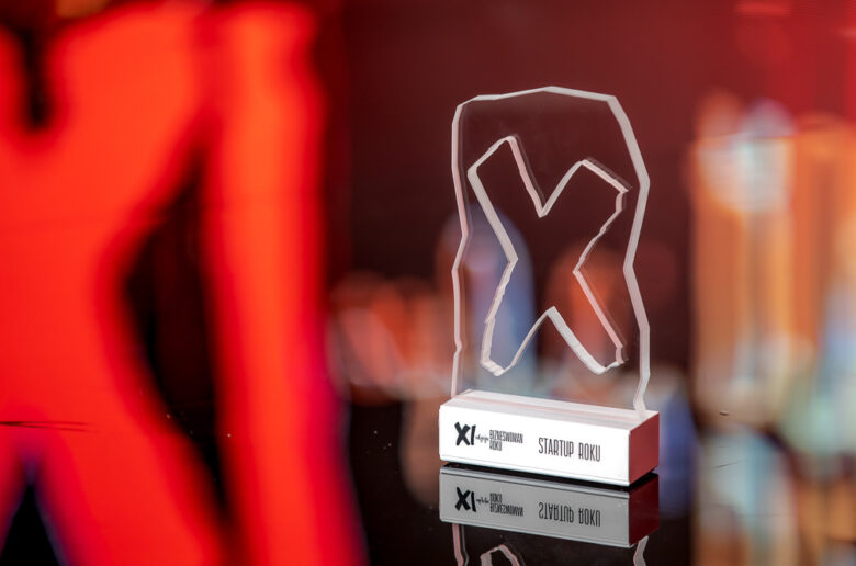 Statuetka Bizneswoman Roku