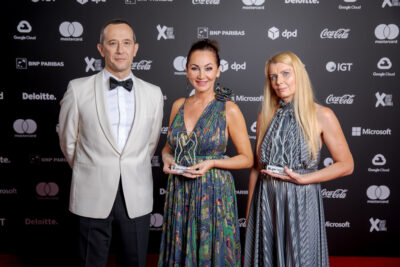 Radosław Kędzia (Huawei), Jolanta Mrotek-Grudzińska (Fundacja Onkorejs) i Jadwiga Jagieło (Fundacja Wielkie Serce dla Dzieci)