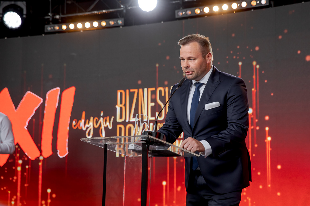 Michał Mierzejewski na gali finałowej Bizneswoman Roku 2020