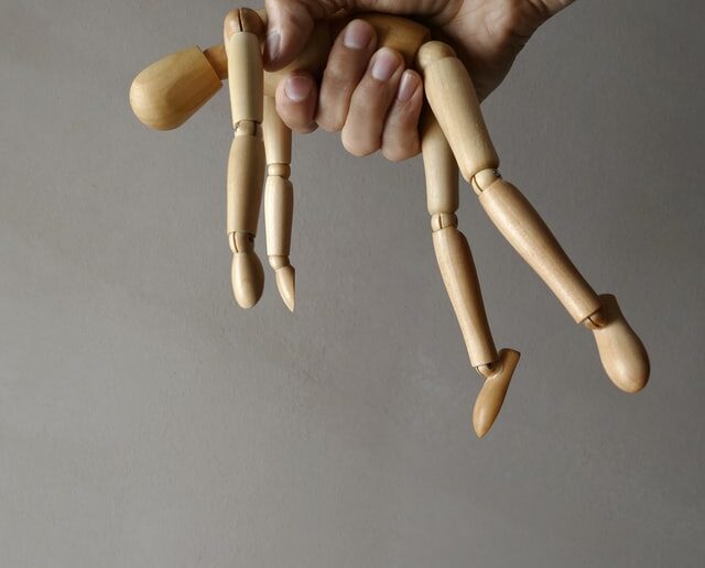 Sposoby na odporność na manipulację