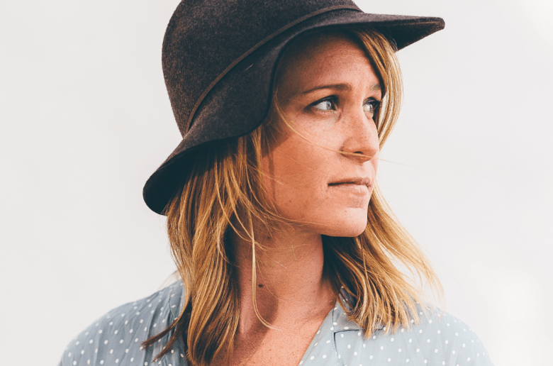 Kobieta w kapeluszu