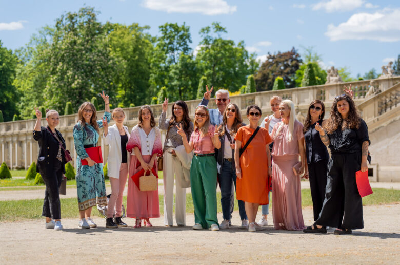 Stworzyłyśmy Aleję Ludzi Zmieniających Świat Na zdjęciu: Laureatki i Laureaci XV edycji Konkursu Sukces Pisany Szminką